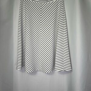 Elegant white/black diagonal striped A-line skirt office core classic retro M